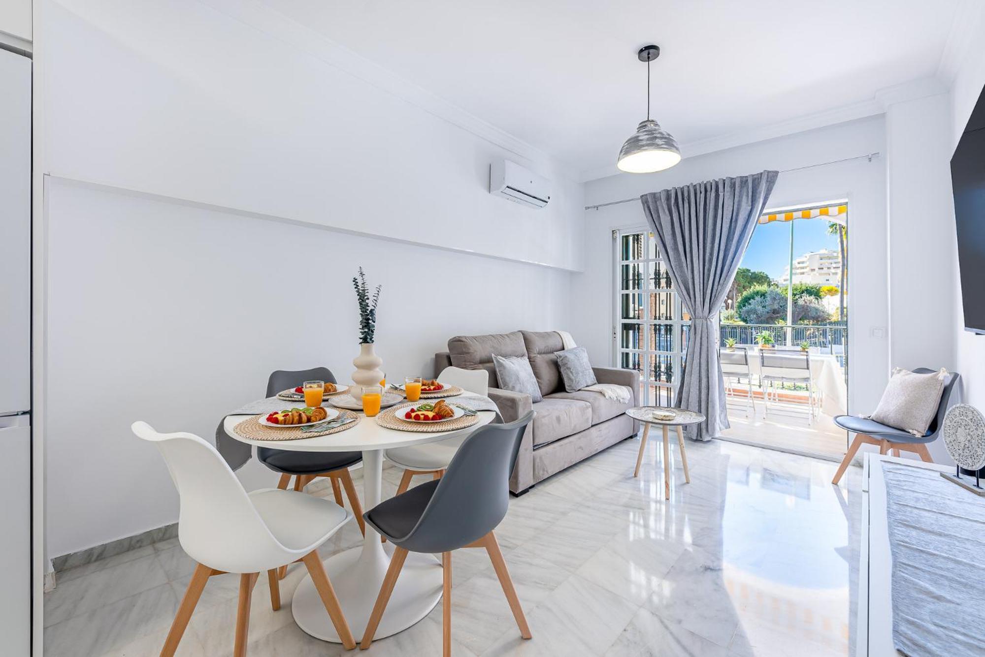 797 Holiday Rentals - Apartamento En Pueblo Quinta A 1 Min De La Playa Benalmádena Eksteriør billede